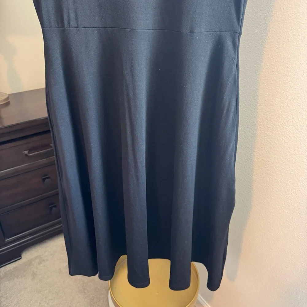 Black T-Shirt Dress A-Line Short Sleeve Knee Length Medium
